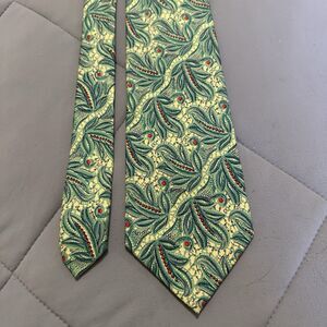 Vintage Giorgio Armani Cravatte 100% Silk Tie Made in Italy Green Paisley 55"x4"